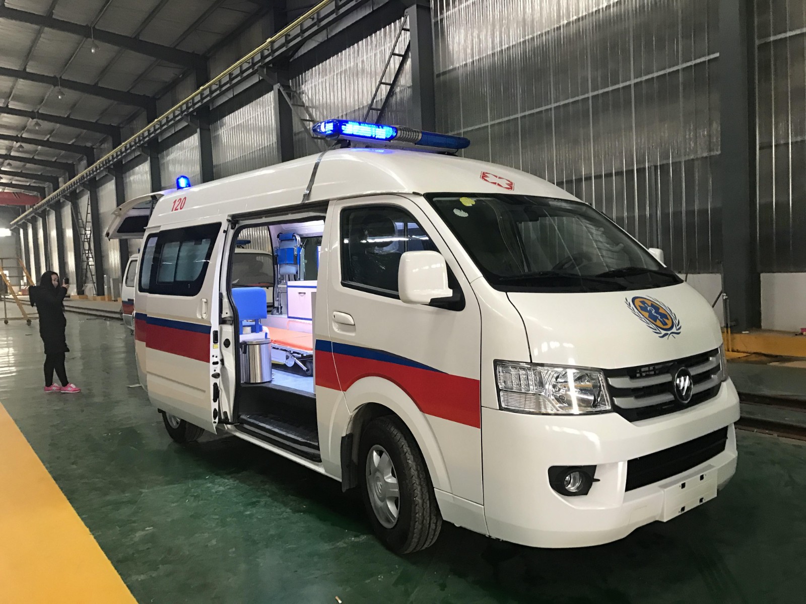 德格县救护车转院